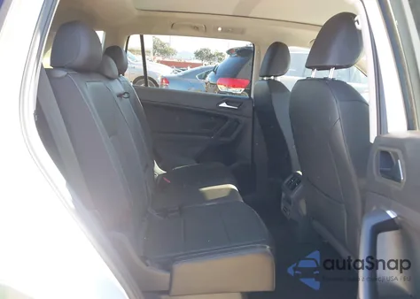 2020 Volkswagen Tiguan Se/Sel z USA, uszkodzony, nr VIN 3VV3B7AX5LM071113